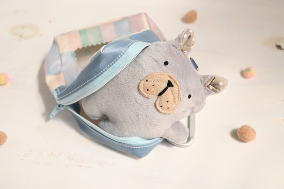 ベビちゃんサイズ夢のマイホーム　（ほんわか水色ブロックチェック柄ぬいぐるみ用お家型ポーチ） 9枚目の画像