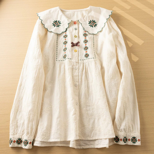 ヴィンテージ ルーマニア 刺繍 スモックブラウス [sa557 ヴィンテージ ルーマニア 刺繍 スモックブラウス [sa557