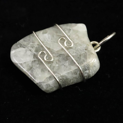 H＆E社フェナカイト ワイヤーラップ ペンダント 3.9g #77299