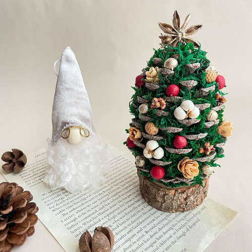 北欧サンタ付き】大きな松ぼっくりのクリスマスツリーセット 