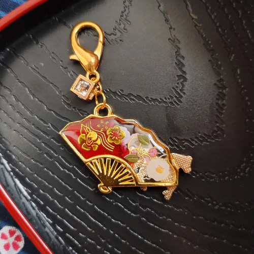 扇の和柄キーホルダー/チャーム 和柄 和風 レジン キーホルダー 扇の和柄キーホルダー/チャーム 和柄 和風 レジン キーホルダー
