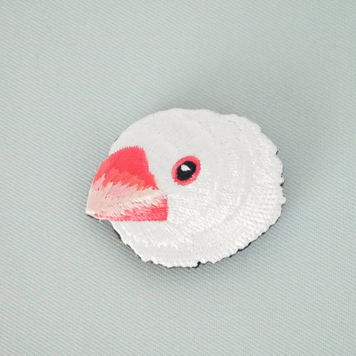 刺繍 ブローチ 白ブンチョウ 文鳥 ぶんちょう 鳥 ブローチ 刺しゅう屋p