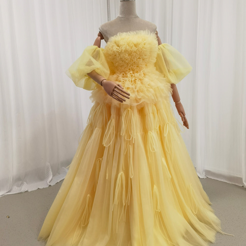 イエローレースドレス　パフスリーブ イエローレースドレス パフスリーブ