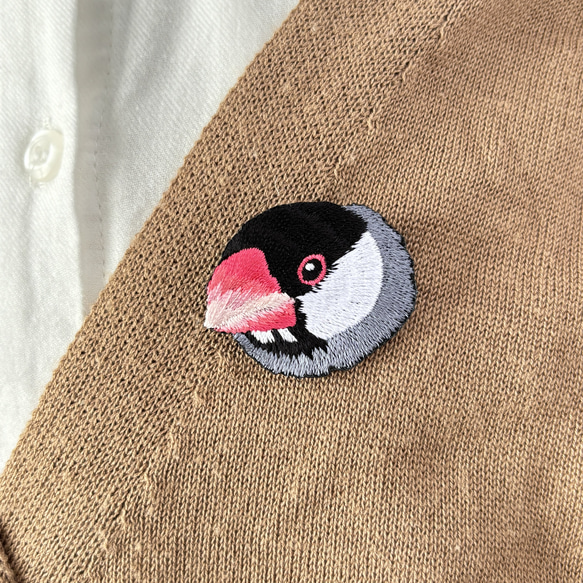 刺繍 ブローチ ノーマルブンチョウ 文鳥 ぶんちょう 鳥 ブローチ