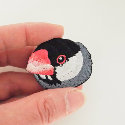 専用ページ　刺繍ブローチ　猫　文鳥 刺繍 ブローチ シナモンブンチョウ 文鳥 ぶんちょう 鳥 ブローチ