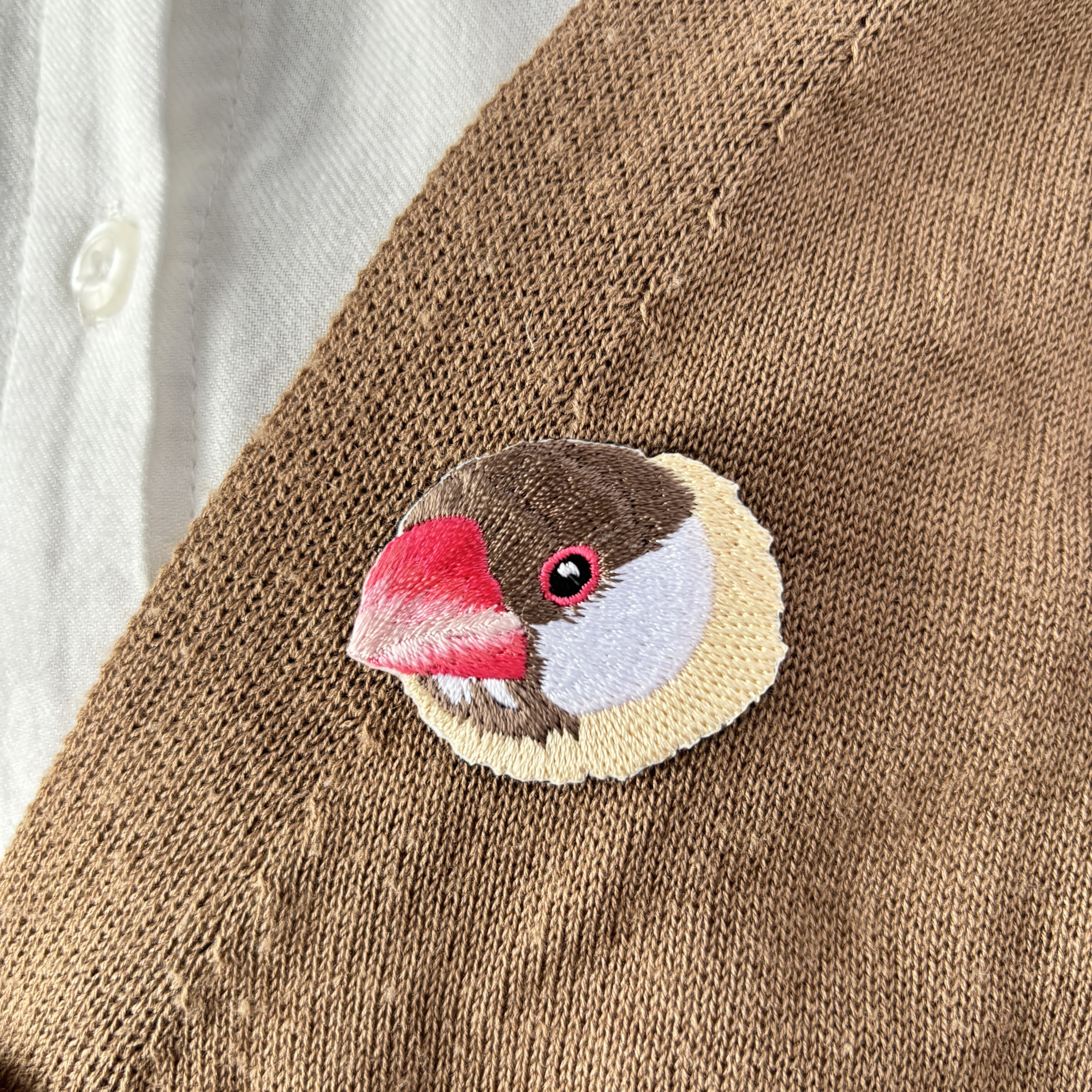 刺繍 ブローチ シナモンブンチョウ 文鳥 ぶんちょう 鳥 ブローチ