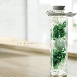 木漏れ日感じるホワイトグリーンのハーバリウム ハーバリウム・植物