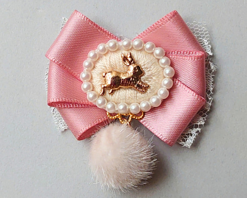 再販不可。うさぎ♡だいぶ早いクリスマス♡レジンヘアゴムブローチ