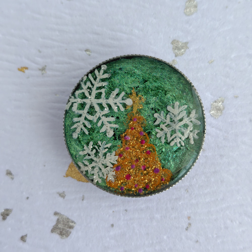 雪のクリスマスツリー・グリーン（2way）＊手描きレジンの帯留め