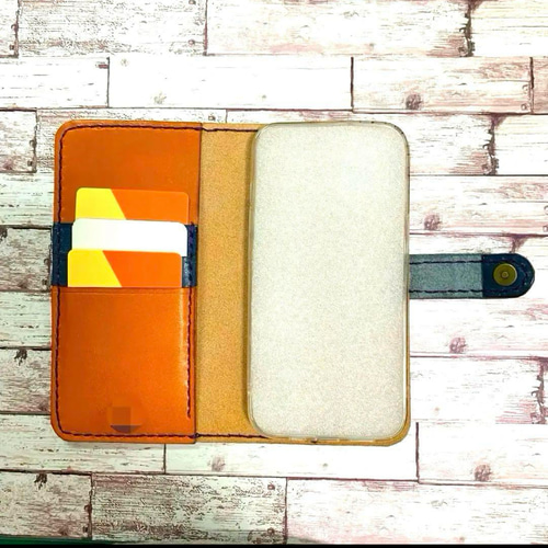 iPhoneケース　スマホケース　栃木レザー　キャメル　手帳型　本革 3枚ポケット付き栃木レザー iPhoneケース キャメル×ネイビー