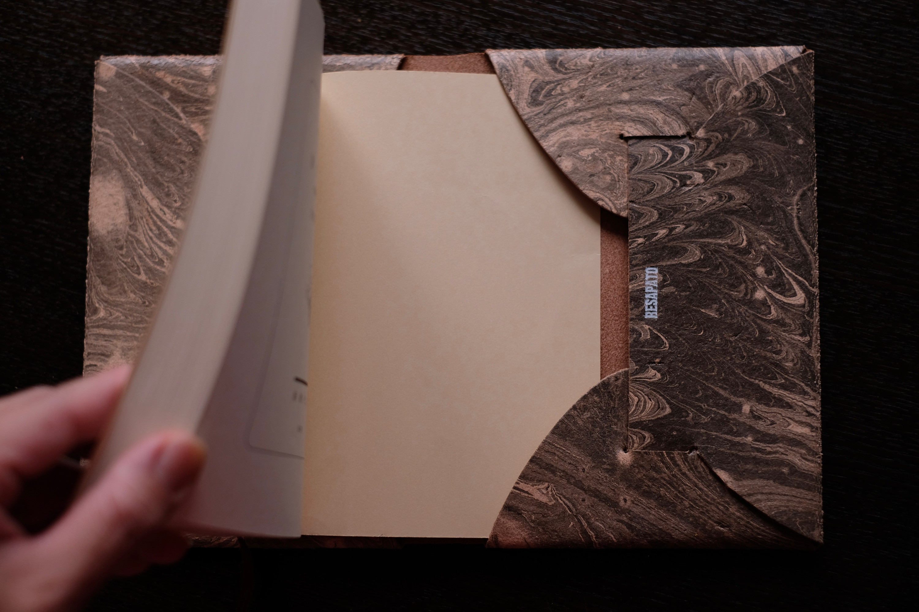 レザーブックカバー 手帳カバー A6 文庫本 革 一点物　#4