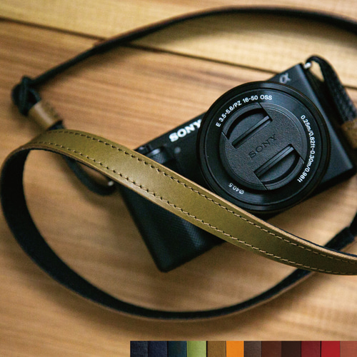 12色から2色選べる】オイルレザーのクールな本革カメラストラップ