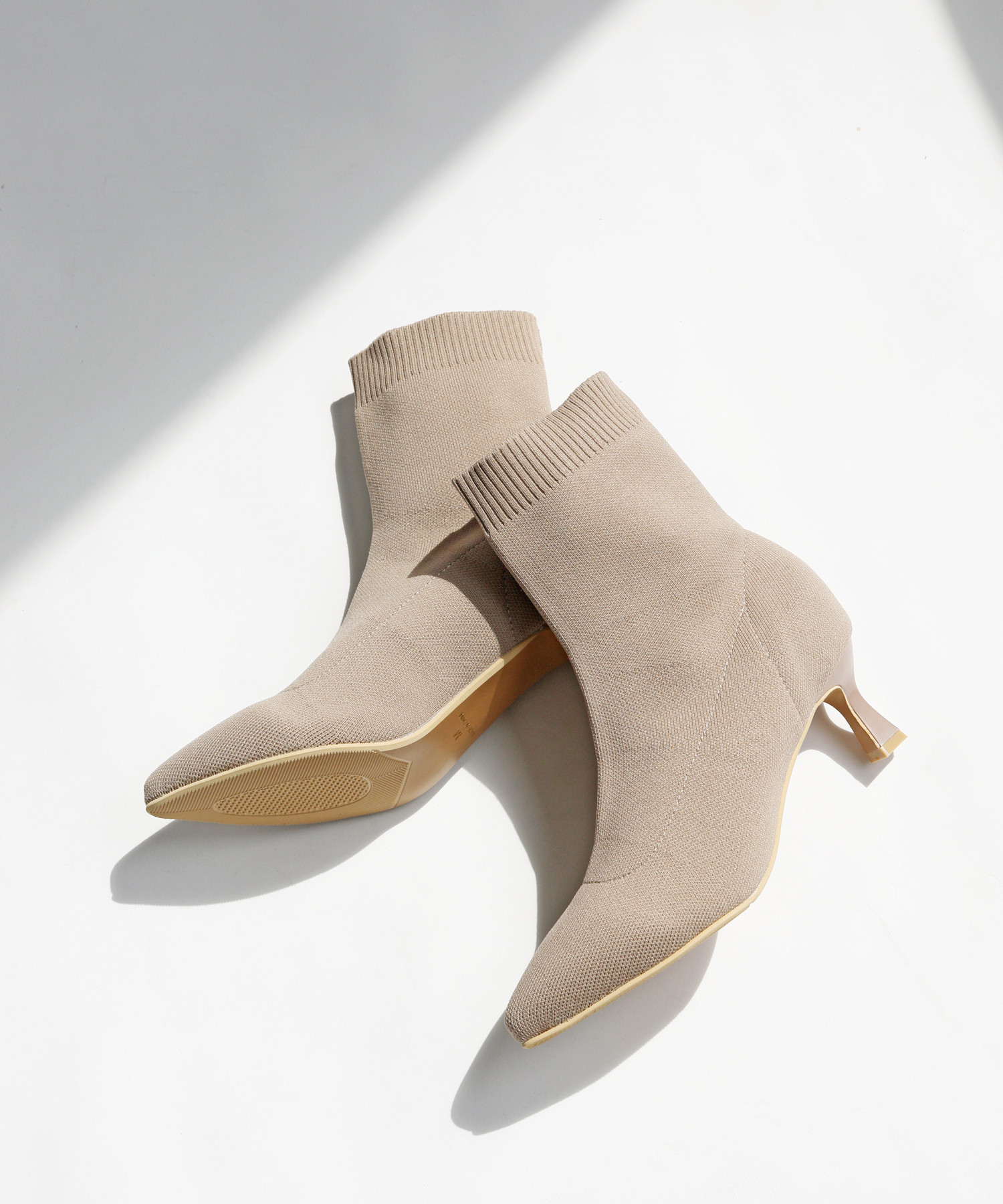 大人の足元を上品に見せる♪伸縮性のあるリブニット素材で快適フィット｜歩きやすい美脚ショートブーツ【S/M/L/LL】