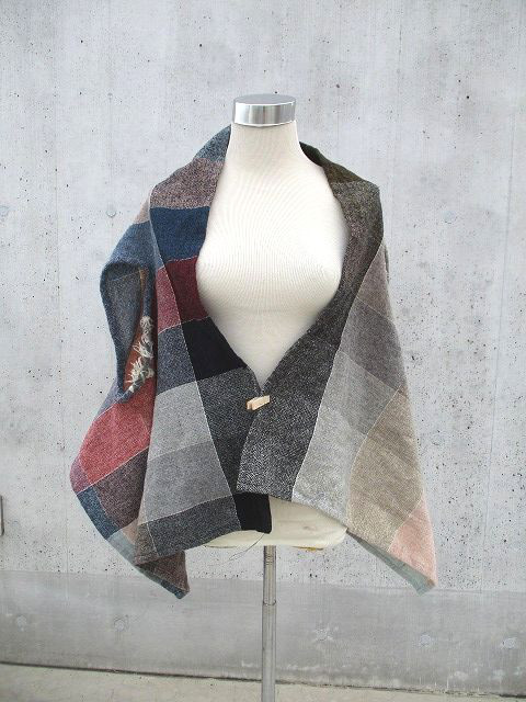 【Ｃreema限定秋の福袋】大好評　七変化着回し可能　希少なマス見本のストールベスト　ポンチョとビーズピンセット　1点物