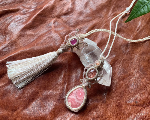 愛の結晶- インカローズ&ストロベリークォーツ&ルビーマクラメ