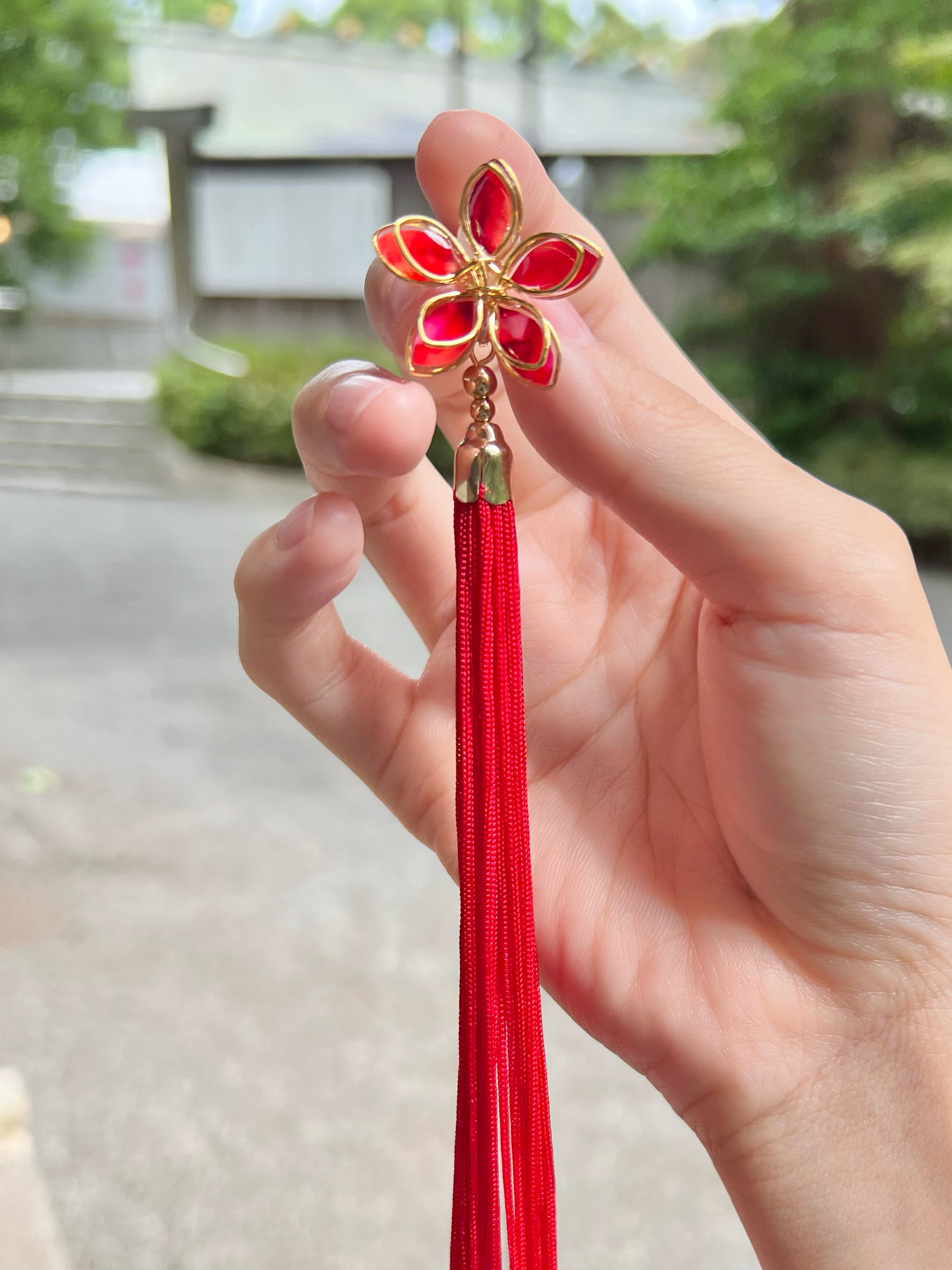 フラワー×ロングタッセルの片耳用イヤリング