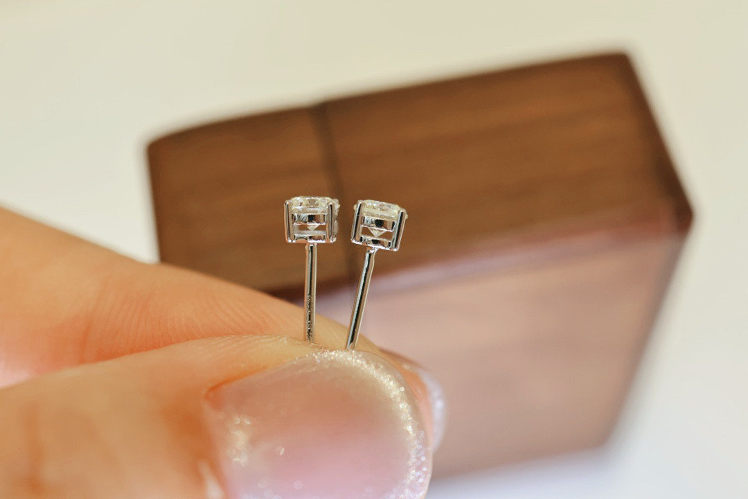ティファニー T スマイル ピアス ダイヤモンド ホワイトゴールド