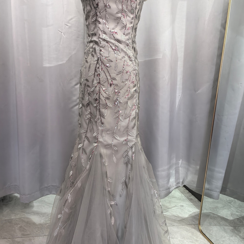 グレー スパンコール Aラインドレス LEJA スパンコール花柄ハイネックA