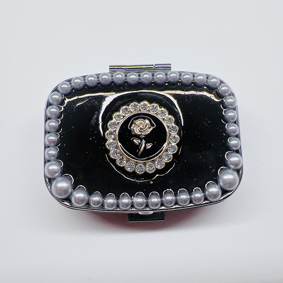 ハンドメイドピルケース黒バラ