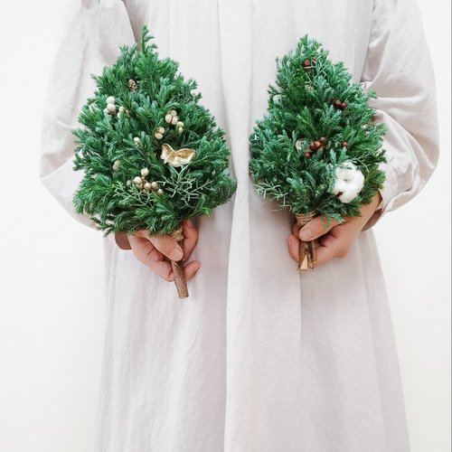 電飾吊下げリース　オーナメントを下げて使えますクリスマスツリー代わりになるリース Amazon.co.jp: クリスマスリース デコレーション オーナメント