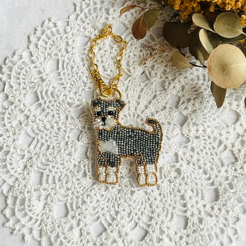 2way】ビーズ刺繍のうちの子ブローチ、バッグチャーム