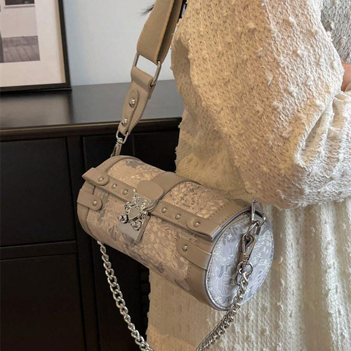 フローラルグラフィック バケット バッグ スタッズ装飾チェーン