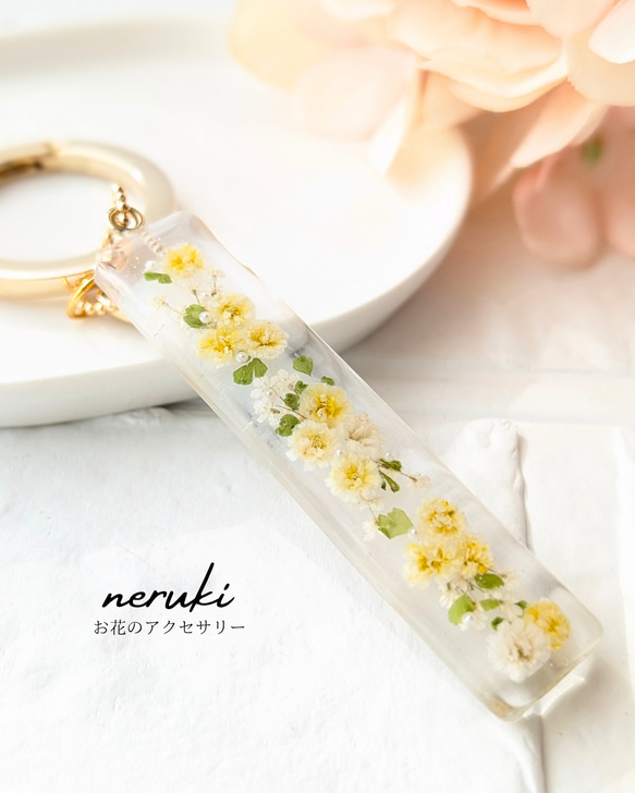 ハンドメイド　レジン　ヘアゴム　ブローチ　キーホルダー　大人可愛い　イエロー ハンドメイド レジン ヘアゴム ブローチ キーホルダー 大人