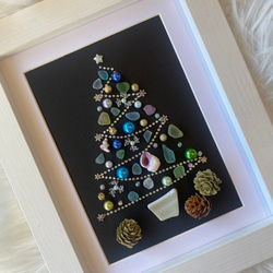 クリスマスツリー〉シーグラスアート＊壁掛け・スタンド両用 その他