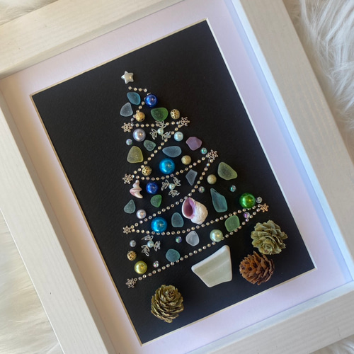 クリスマスツリー〉シーグラスアート＊壁掛け・スタンド両用 その他