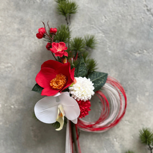 水引飾り】松と椿と胡蝶蘭のお正月飾り しめ縄・しめ飾り フラワー