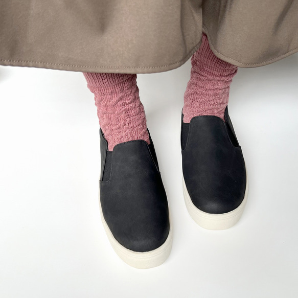 非常適合日常穿著。寬鬆側邊鬆緊帶懶人鞋 3452 第4張的照片