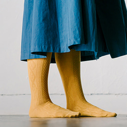 クリスマス限定 タイツ２足セット ウエストゴム調整 マタニティ対応　アランマスタード プランターチャコール 13枚目の画像