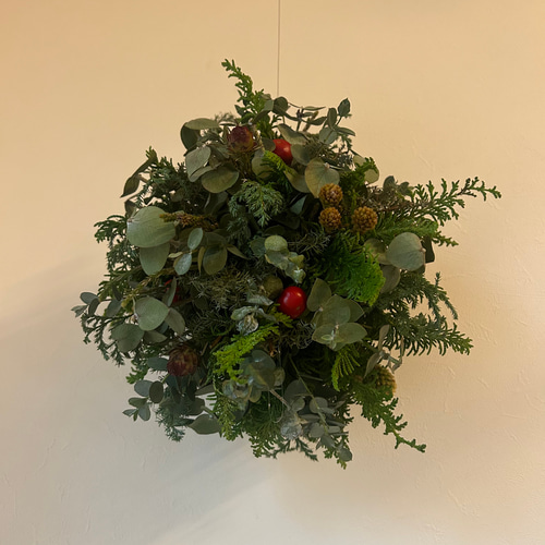 森の香りたっぷりXmasフライングボール リース モモノキ 通販 18437809