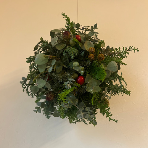 ⁂森の香り フライングボールリース⁂ 森の香りたっぷりXmasフライングボール リース モモノキ 通販 18437809