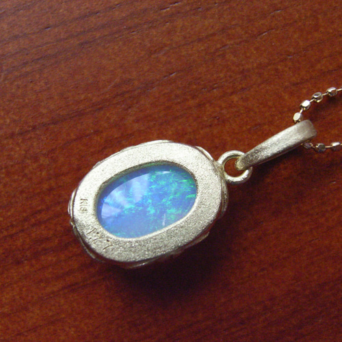 K18YGホワイトオパールのペンダントトップ ペンダントトップ フラワー