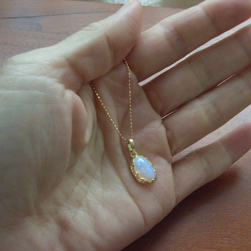 K18YGホワイトオパールのペンダントトップ ペンダントトップ