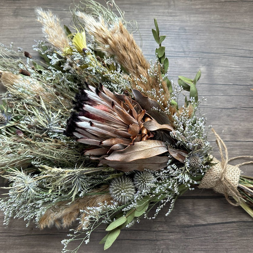 プロテアニオベのシンプルスワッグ