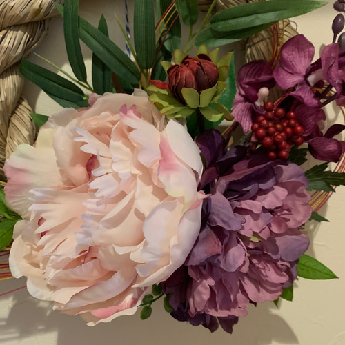 【誰にもまけないシリーズ】シャクヤクと蘭のしめ縄 誰にもまけないシリーズ】シャクヤクと蘭のしめ縄 しめ縄