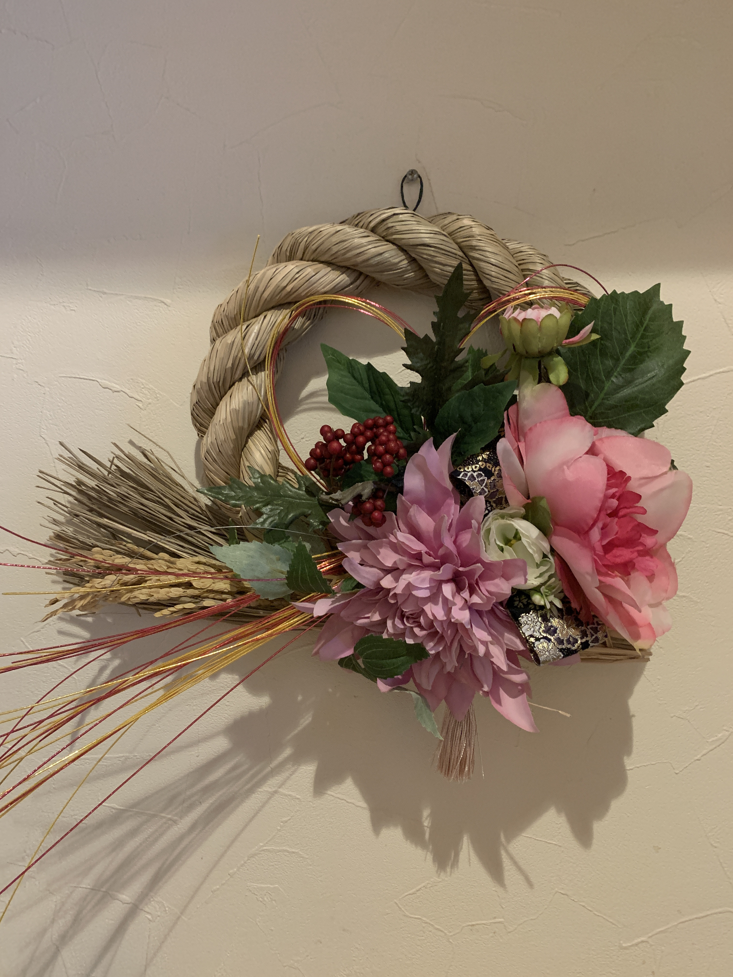 【誰にも負けないシリーズ】ビッグしめ縄 ダブルのピンク正月飾り