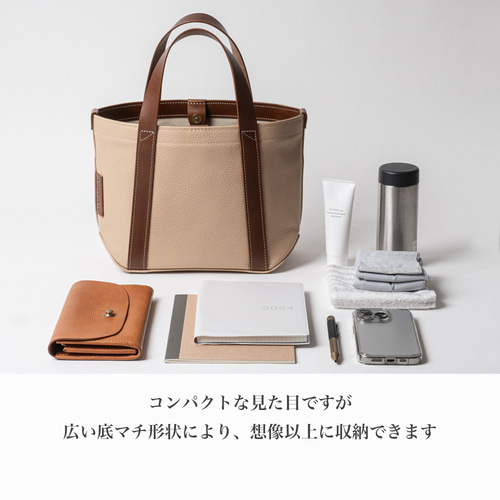 イタリア製レザーで仕立てた軽くて丈夫なトートS ＜ブラック black