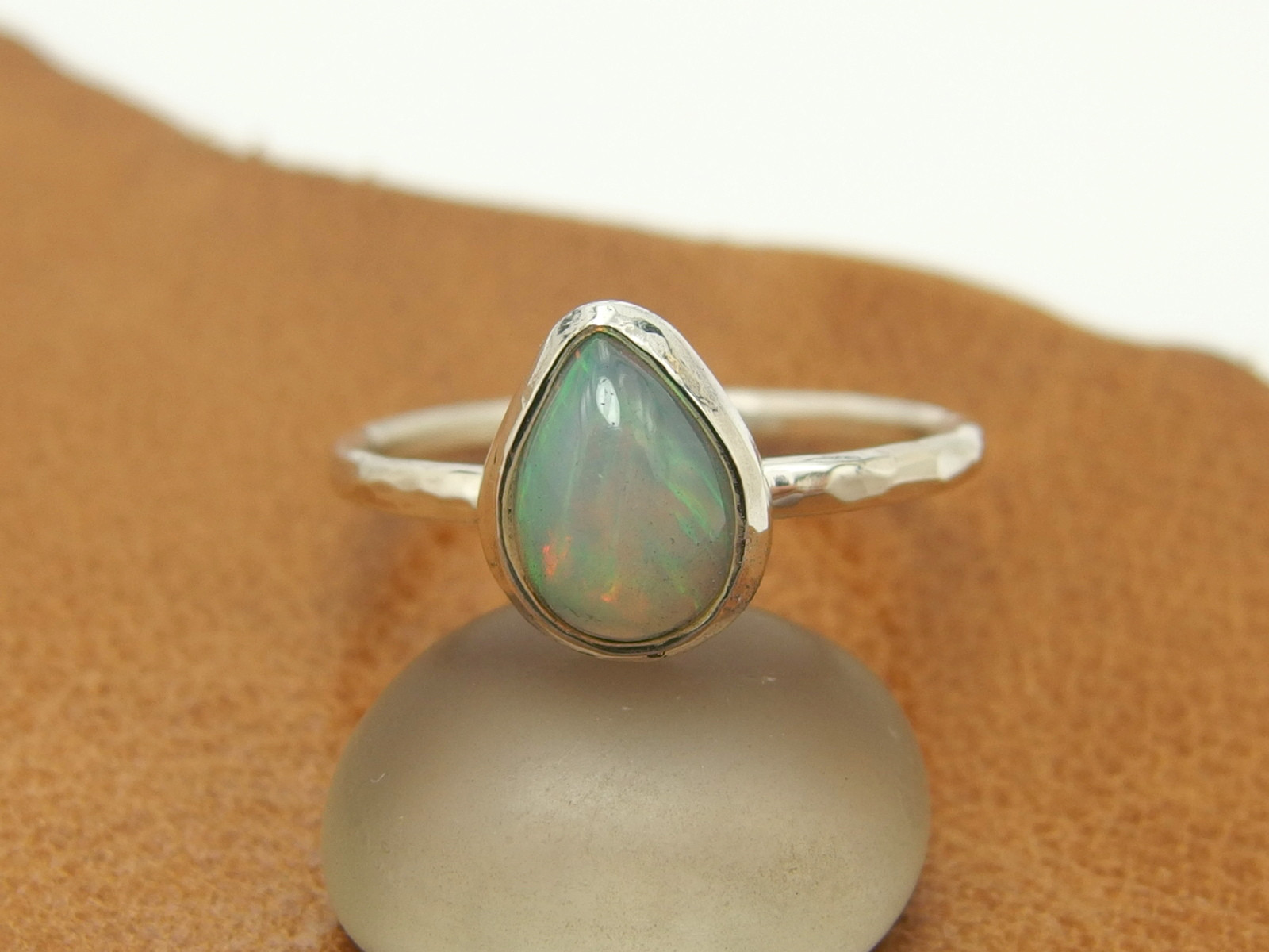 オパールリング14号　しずく 【silver】ティアドロップ 　天然石