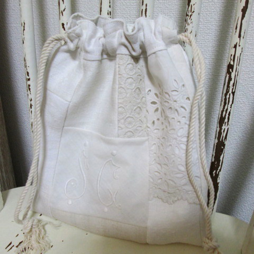 アンティークリネンパッチ巾着ポーチ;手刺繍レース、アンティーク