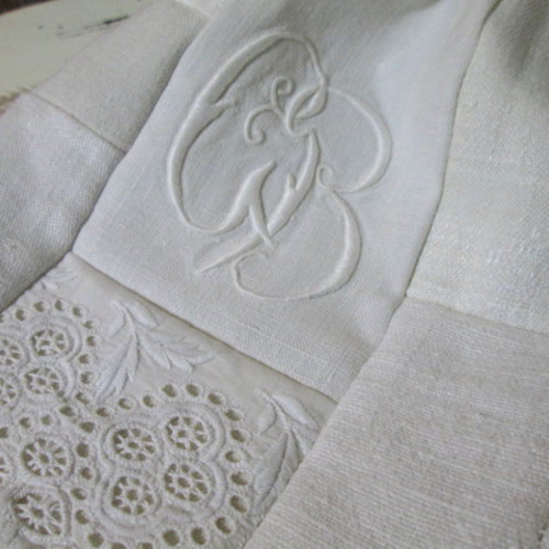 アンティークリネンパッチ巾着ポーチ;手刺繍レース、アンティーク