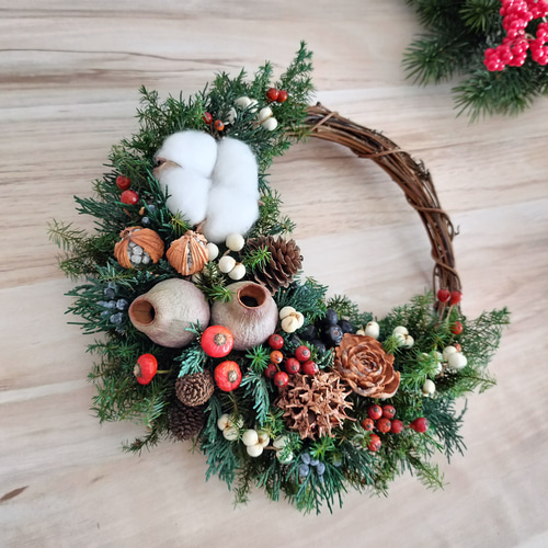 針葉樹のクリスマスリース／プリザーブドフラワークリスマス
