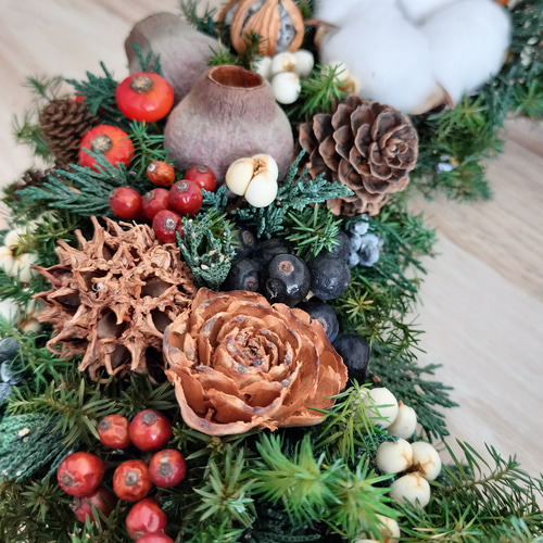 針葉樹のクリスマスリース／プリザーブドフラワークリスマス