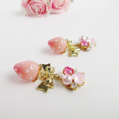 再販】Heart Bijou & Strawberry ～Pink～ イヤリング ピアス ハート