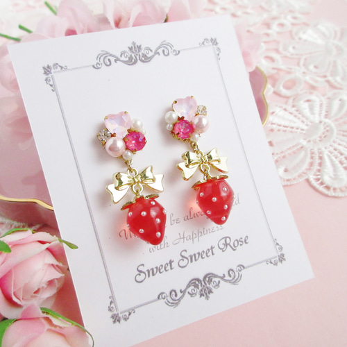 ♡ハンドメイド♡ビジューピアスイヤリング№265 再販】Heart Bijou & Strawberry ～Pink～ イヤリング ピアス ハート