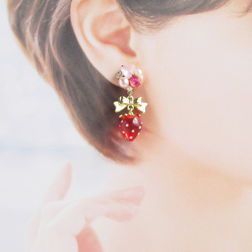 再販】Heart Bijou & Strawberry ～Pink～ イヤリング ピアス ハート