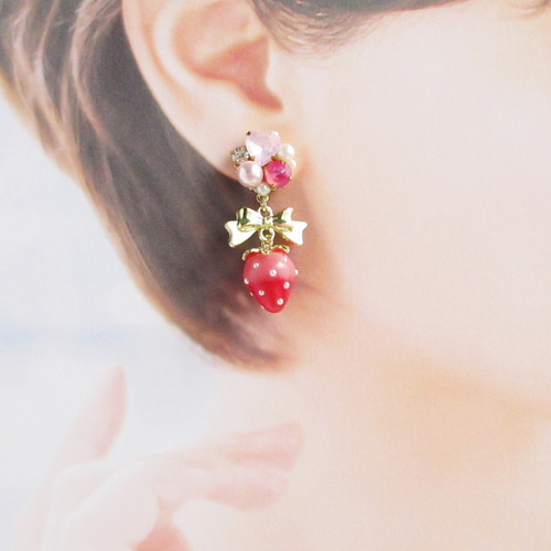 再販】Heart Bijou & Strawberry ～Pink～ イヤリング ピアス ハート