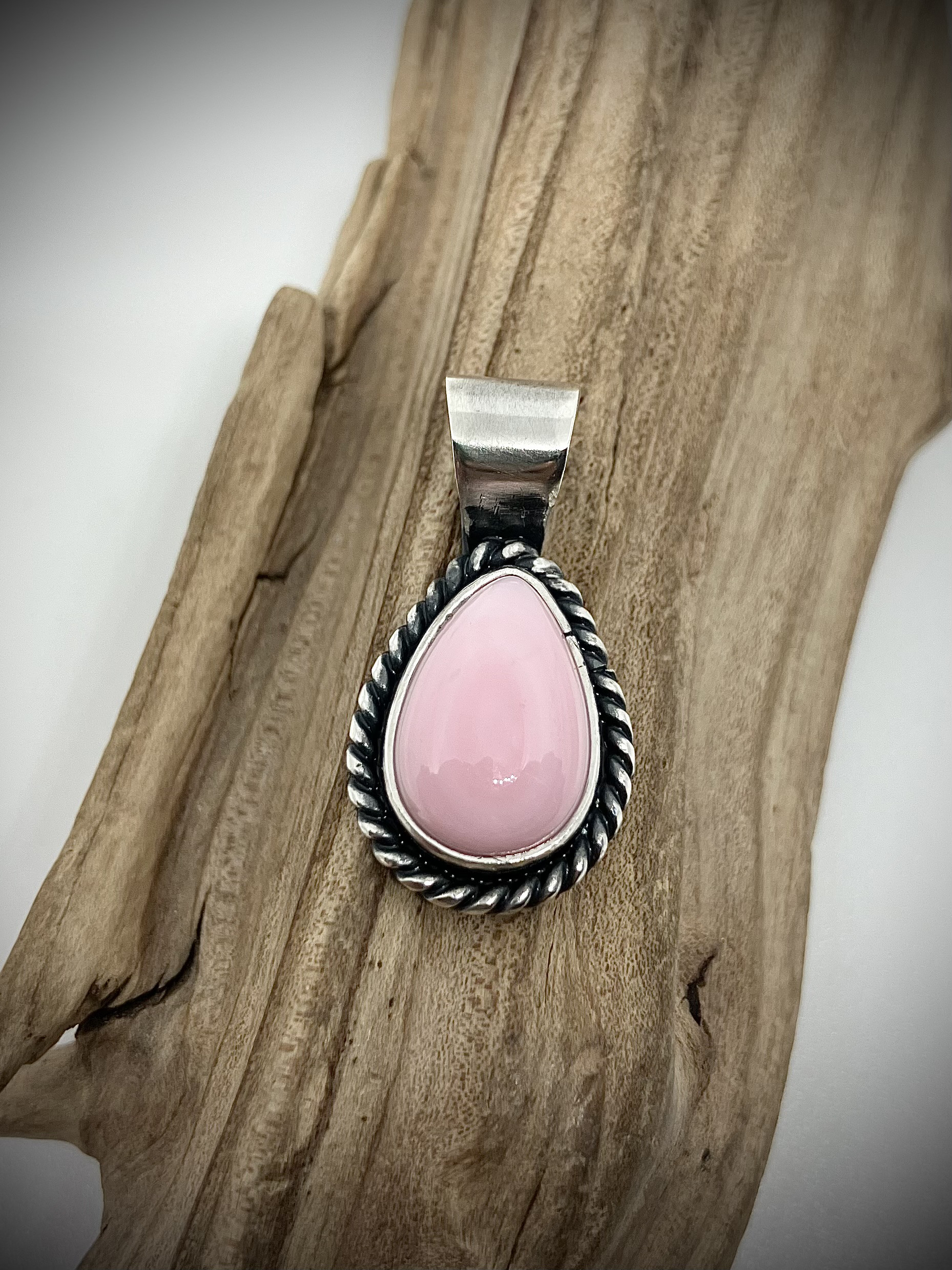 ナバホ PINK CONCH SHELL ハート シルバーバングル インディアン